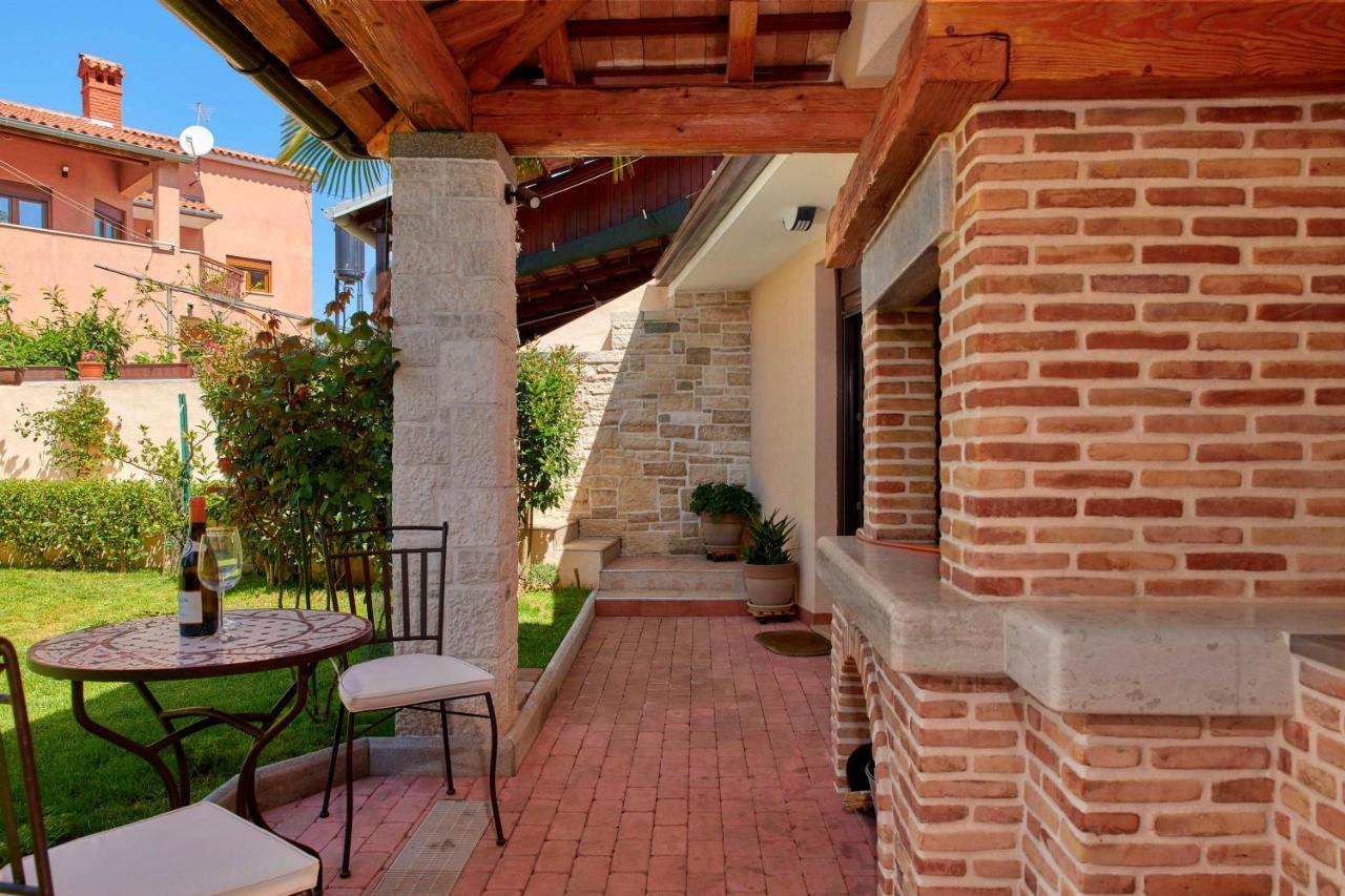 Holiday House Arena Pula Exterior foto