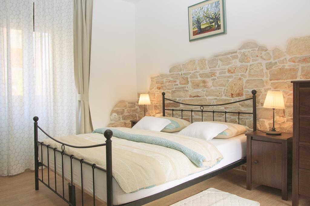 Holiday House Arena Pula Exterior foto